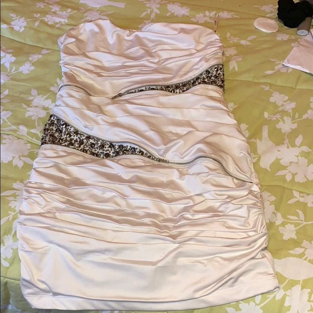 White strapless dress
